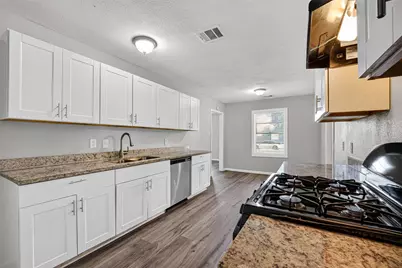 4909 Holloway Drive, Houston, TX 77048 - Photo 17