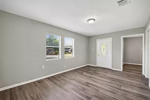 4909 Holloway Dr, Houston, TX 77048 - Photo 5