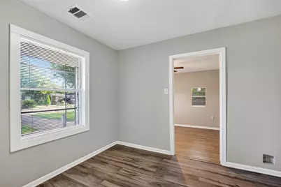 4909 Holloway Drive, Houston, TX 77048 - Photo 7