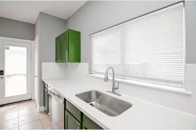 11924 Prior Park Dr, Houston, TX 77047 - Photo 17