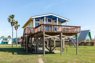 819 Seashell Dr, Surfside Beach, TX 77541 - Photo 1