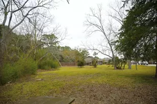 2117 Pecan St, Dickinson, TX 77539 - Photo 11