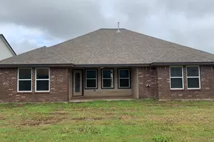 107 Freedom Dr, Clute, TX 77531 - Photo 11