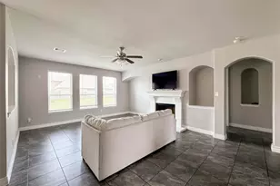 4618 Prairie Springs Ln, Rosharon, TX 77583 - Photo 9