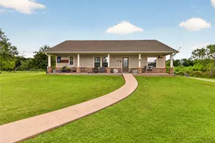 4933 1/2 Powers Ln, Alvin, TX 77511 - Photo 1
