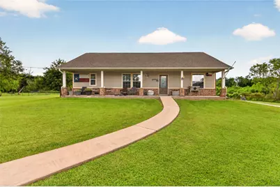4933 1/2 Powers Ln, Alvin, TX 77511 - Photo 1