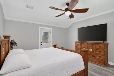 4933 1/2 Powers Ln, Alvin, TX 77511 - Photo 11