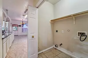 3818 Ridge Canyon Rd, Baytown, TX 77521 - Photo 15