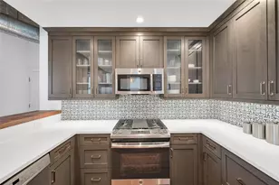 204 Travis St, Houston, TX 77002 - Photo 9