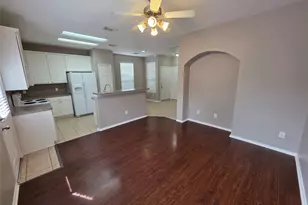 94 N Burberry Park Circle N, The Woodlands, TX 77382 - Photo 7