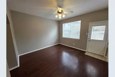 94 N Burberry Park Circle N, The Woodlands, TX 77382 - Photo 5