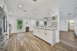 963 Thornton Rd, Houston, TX 77018 - Photo 9