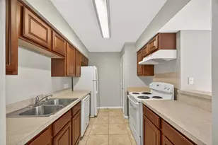 10555 Turtlewood Ct, Houston, TX 77072 - Photo 11