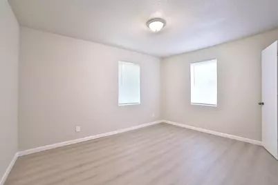 9409 Kentshire Drive, Houston, TX 77078 - Photo 11