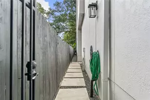 620 E 26th St, Houston, TX 77008 - Photo 33