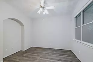 151 N Burberry Park Cir, Spring, TX 77382 - Photo 5