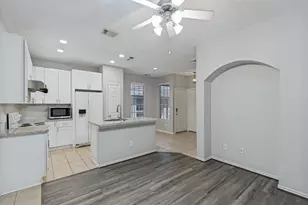 151 N Burberry Park Cir, Spring, TX 77382 - Photo 9