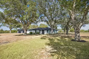 5844 Fm 949 Rd, Sealy, TX 77418 - Photo 3