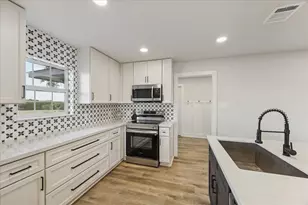 5844 Fm 949 Rd, Sealy, TX 77418 - Photo 9