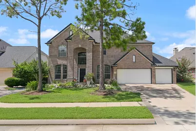 10003 Brookshore Ln, Pearland, TX 77584 - Photo 3
