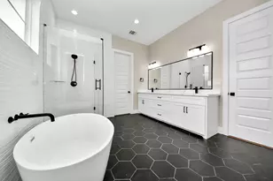 125 E 38th St, Houston, TX 77018 - Photo 27