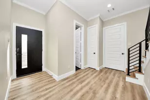 125 E 38th St, Houston, TX 77018 - Photo 9
