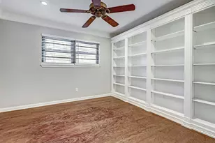 10719 Bayou Glen Rd, Houston, TX 77042 - Photo 15