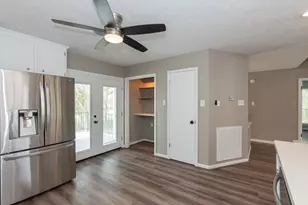 4509 Country Club Dr, Dickinson, TX 77539 - Photo 11
