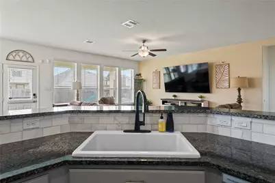 615 Laurel Trail Lane, La Marque, TX 77568 - Photo 11