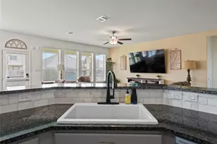 615 Laurel Trail Ln, La Marque, TX 77568 - Photo 11