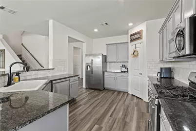 615 Laurel Trail Lane, La Marque, TX 77568 - Photo 9