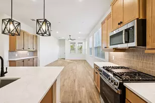 15884 Mahogany Mist Dr, Conroe, TX 77302 - Photo 5