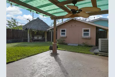 22 Willow Lane, Galveston, TX 77551 - Photo 3