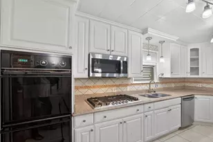 22 Willow Ln, Galveston, TX 77551 - Photo 7