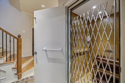 2415 W Main Street, Houston, TX 77098 - Photo 17