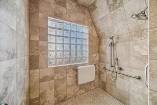 2415 W Main St, Houston, TX 77098 - Photo 39