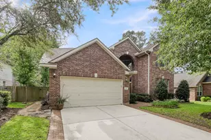 34 W Prairie Dawn Cir, The Woodlands, TX 77385 - Photo 3