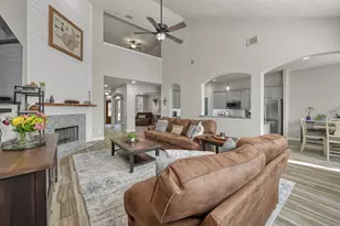 34 W Prairie Dawn Cir, The Woodlands, TX 77385 - Photo 15