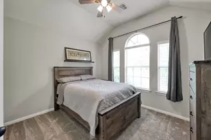34 W Prairie Dawn Cir, The Woodlands, TX 77385 - Photo 29