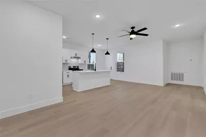 2619 Delafield St Street #4, Houston, TX 77023 - Photo 11