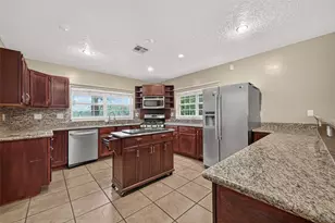 11232 Kentucky Oaks Dr, Conroe, TX 77304 - Photo 9