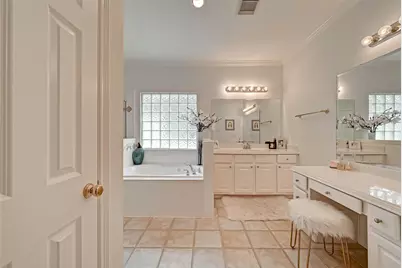 5917 Dolores Street #D, Houston, TX 77057 - Photo 19