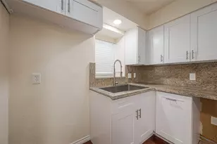 1407 Tiki Dr, Tiki Island, TX 77554 - Photo 27