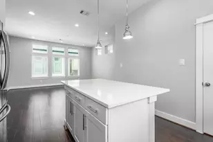 756 W Donovan St, Houston, TX 77091 - Photo 9