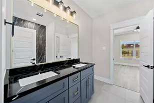 4624 Mayflower St, Houston, TX 77033 - Photo 23