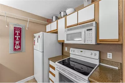 525 Southwest Parkway #302, College Station, TX 77840 - Photo 7