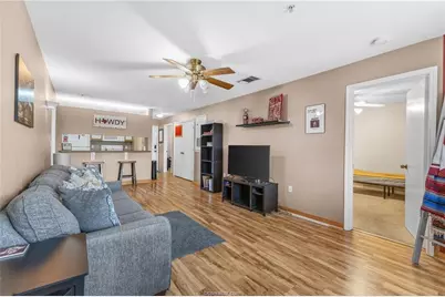525 Southwest Parkway #302, College Station, TX 77840 - Photo 5