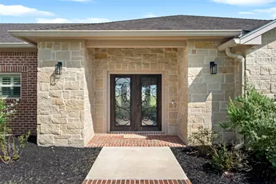 135 Wellspring Boulevard, Victoria, TX 77904 - Photo 3