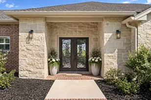 135 Wellspring Blvd, Victoria, TX 77904 - Photo 1