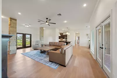 135 Wellspring Boulevard, Victoria, TX 77904 - Photo 7